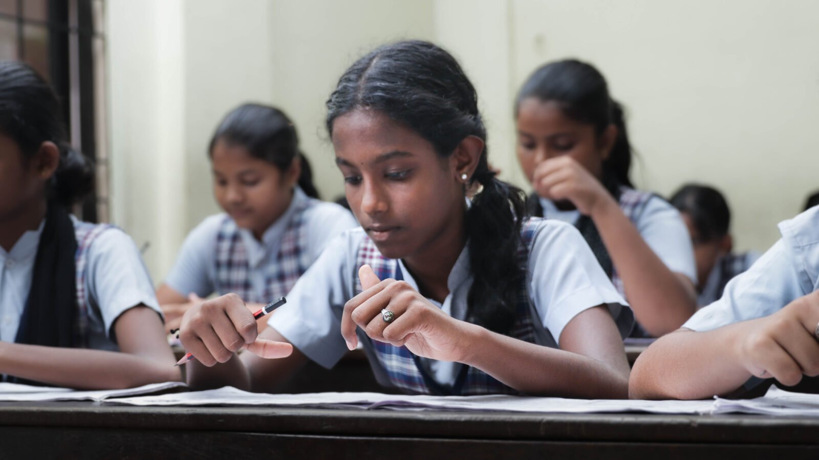What Changes When Children Learn How to Learn?